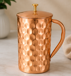 Carafe en cuivre martelé avec logo personnalisé, qualité alimentaire, en gros, avec couvercle anti-fuite, pour hôtels et restaurants - Product Image 3