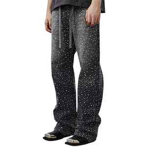 Libérez votre diva intérieur avec nos jeans glamour taille haute ornés de cristaux fins sur ce pantalon en denim à strass. - Product Image 2