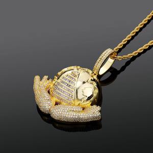 จี้รูปโลกในมือคุณ สไตล์ฮิปฮอป คุณภาพพรีเมียม ทำจากทองและเงิน สำหรับแฟชั่นแร็ปเปอร์ ราคาไม่แพง - Product Image 4