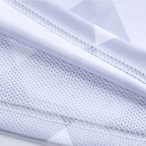 Vêtements de sport respirants pour hommes, uniforme de football, technologie de séchage rapide, ensemble léger de maillot et short pour joueurs de football dédiés - Product Image 5
