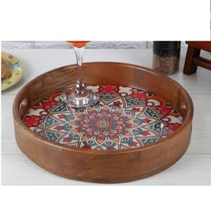 Plateau de service en bois d'acacia de taille moyenne pour la cuisine, la table, les dîners, les cadeaux de Noël et de mariage - Product Image 2