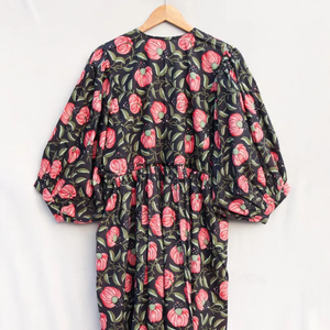 Belle robe en coton à motifs floraux, imprimée à la main, pour un usage décontracté. - Product Image 4