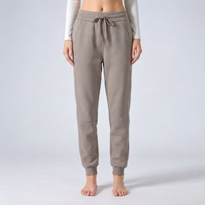 Pantalones deportivos de felpa francesa de pierna ancha para mujer, marca privada OEM, producción para marcas de moda estadounidenses. - Product Image 1