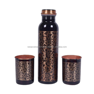 Bouteille traditionnelle en cuivre avec ensemble élégant de 2 verres Cadeau soucieux de la santé Prix économique dans la conception de la gamme - Product Image 3