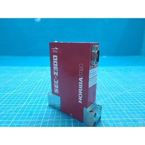 Horiba STEC CH4 SEC-Z313M SEC-Z313M 200SCCM เครื่องควบคุมการไหลของมวลดิจิตอลใช้เป็นชิ้นส่วนอุปกรณ์เซมิคอนดักเตอร์รุ่นเก่า - Product Image 1