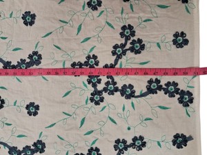 Tissu en coton blanc en gros avec ruban bleu marine, grappes florales et broderie de tiges vertes, travail de cordon 3D pour la confection - Product Image 4