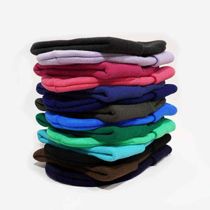 Gorros de Invierno Cálidos de Fibra Acrílica de Color Sólido con Logotipo Bordado Personalizado al por Mayor, Gorro de Punto con Logotipo Personalizado - Product Image 1