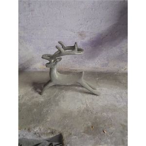 Figurine de renne en fonte faite à la main, statue d'animal en métal, décoration de table rustique vintage pour la maison, sculpture d'intérieur pour le salon - Product Image 1