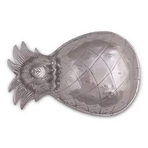Assiette décorative en céramique artisanale en forme d'ananas avec motif végétal gravé pour vaisselle fantaisie de fête - Product Image 2