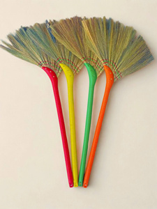 Balai en herbe naturelle écologique de qualité supérieure, longueur 40-41 pouces, authentique balai en herbe asiatique fait à la main par Eco2go Vietnam - Product Image 4