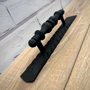 Poignée de portail traditionnelle en fer forgé ; facile à installer, avec une finition enduite ; un accessoire de clôture durable pour portails. - Product Image 6