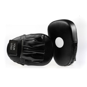 Guantes de Boxeo Curvos de PU Negro con Logotipo Personalizado para Entrenamiento - Product Image 1