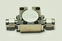 Aislador RF de 200W con Excelente Rendimiento RF, 1.7-3.8GHz, Tipo N, Coaxial, Alta Aislación 18-25dB, Bajo VSWR para Redes 5G