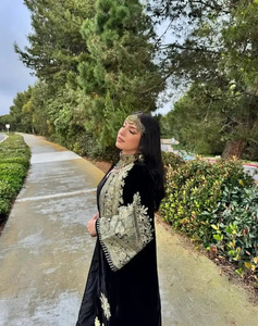 Vestido tradicional afgano Kuchi con detalles de trabajo con espejos, bordado tribal hecho a mano, vestido largo para bodas, vestido afgano Kuchi. - Product Image 3