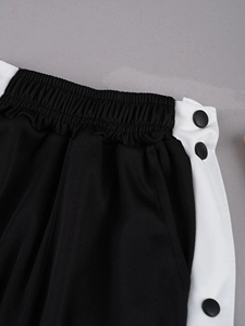 กางเกงแทรคแพนท์ผู้ชายแบบมีแถบข้างติดกระดุมแบบสั่งทำพิเศษ สไตล์สตรีทแวร์พร้อมขอบเอวยางยืดและรายละเอียดกระดุม - Product Image 6