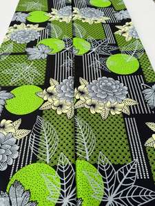 Tissu en coton 100 % imprimé wax africain personnalisé aux motifs audacieux pour des vêtements élégants et durables au Congo - Product Image 2