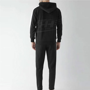 ชุดวอร์มผู้ชายผ้าฝ้ายฟลีซสำหรับฤดูหนาว พร้อมฮู้ดและกางเกงขายส่ง รับผลิตแบบ OEM พร้อมสกรีนโลโก้ตามสั่ง - Product Image 4