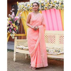 Collections de saris indiens ethniques tendance en mousseline de soie à séchage rapide pour femmes, pour festivals, mariages, toutes saisons, avec motifs Paisley, couleur pêche et travail Gotta - Product Image 5