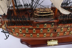 Maqueta de Barco de Época HMS VICTORY, Versión Detallada, Hecha a Mano en Madera, Pulida, Decoración para el Hogar, Artículo Coleccionable para Amantes de la Náutica - Product Image 5