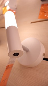 ไฟกลางคืน LED ทันสมัยพร้อมสวิตช์เปิด/ปิด ฐานโลหะ โคมอะคริลิค โคมไฟข้างเตียงแบบเรียบง่ายสำหรับห้องนอนห้องนั่งเล่น - Product Image 4