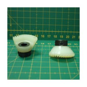 PIÈCES DE MACHINE À COUDRE DOMESTIQUE 403099 GEAR FABRIQUÉES À TAIWAN - Product Image 1