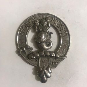 นี่คือตราสัญลักษณ์ของตระกูลแมคมิลแลน - Product Image 5