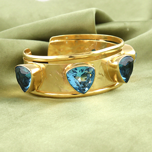 Modern fashion cuff <b>bracelet</b> trillion cut swiss blue quartz designer adjustable <b>bracelet</b> <b>solid</b> brass gold plated women jewelry - Product Image 3