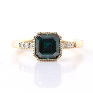 Anillo de Compromiso con Diamante Corte Esmeralda Geométrico, Chapado en Oro de 14K, Estilo Vintage para Mujer, Engaste de Puntas - Product Image 1