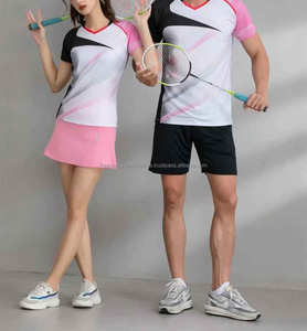 Conjunto de uniforme de tenis con estampado de sublimación personalizado, camisa y pantalones cortos deportivos transpirables de secado rápido para hombres y mujeres - Product Image 3