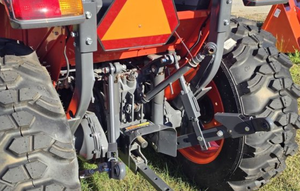 Tracteur compact Kubota L60LE série L3560 d'occasion en bon état, en stock - Product Image 3