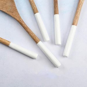 Juego de 5 utensilios de cocina de madera, cucharas de cocina de madera natural, espátula, utensilios de cocina antiadherentes, seguros para el uso en la cocina - Product Image 4