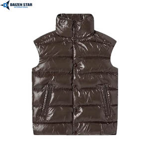 Chaleco Acolchado de Lana Ecológico para Hombre, Estilo Urbano, Cuello Alto, Cierre Frontal con Cremallera, Diseño Sólido, Relleno de Poliéster - Product Image 3
