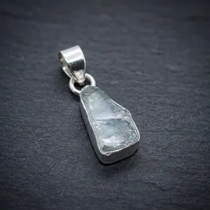 Pendentif élégant en cristal de quartz naturel brut et argent sterling 925, charme énergétique spirituel, bijou unisexe pour usage quotidien - Product Image 5