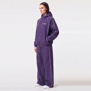 Chaqueta cortavientos con capucha para mujer, conjunto deportivo ligero de corte holgado, chaqueta con capucha y pantalón impermeable 2 en 1 de nailon oversize - Product Image 3