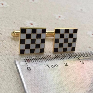 Épinglette carrée haut de gamme plaquée or à motif à carreaux noir et blanc pour hommes, insignes maçonniques - Product Image 3