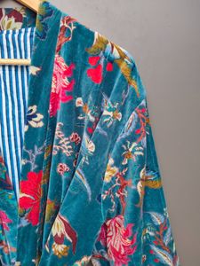 Bata de terciopelo con estampado floral para mujer, bata de baño de manga larga, tejido suave, ropa de dormir informal, estilo veraniego azul - Product Image 2