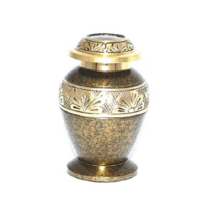 Urnes funéraires commémoratives les plus vendues, prix nominal, fabricant authentique, modernes, décoratives, en aluminium et laiton, de luxe, faites à la main, 4-5L - Product Image 5