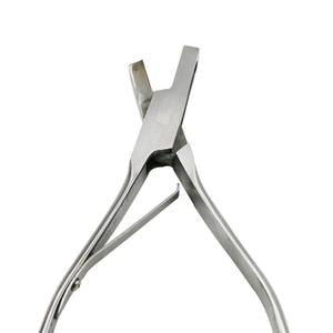 คีมหนีบหูหมู 1 ชิ้น  แบบสแตนเลส รูปตัวยูและตัววี อุปกรณ์สำหรับปศุสัตว์  คีมหนีบหูสำหรับติดป้ายหมายเลข - Product Image 5