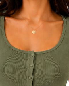 Top Corto de Punto Acanalado Verde Oliva para Mujer, Manga Corta, Cierre de Botones al Frente, Corte Ajustado, Cuello Cuadrado, Blusa Informal de Verano de Algodón - Product Image 5