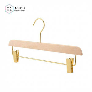 Astrid - Percha de Madera para Pantalones, Faldas, Toallas y Bufandas, con Logotipo Personalizado, Ahorra Espacio, 35.5 cm, para Tiendas - Product Image 1