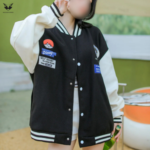 Fournisseur de premier plan, nouvelle arrivée, veste varsity noire pour femmes avec design de patch sur les manches blancs, col rabattu, manches longues, vêtements d'automne - Product Image 5