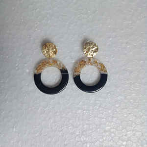 Pendientes llamativos de Hip Hop de resina de tendencia de diseño de lujo, tamaño y Color personalizados, Pendientes colgantes de moda del proveedor indio - Product Image 6