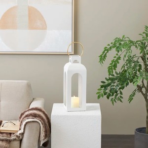 Lanterne en fer artisanale avec un design floral perforé pour la décoration de la maison - Product Image 4