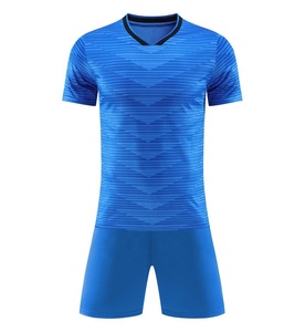 Ensemble de maillot de football pour homme à col en V, rayé blanc, manches courtes, en polyester respirant, coupe athlétique, toutes saisons 2027 - Product Image 3