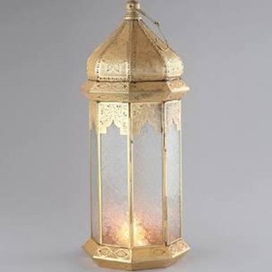 Mini Farol Decorativo Colgante de Metal Rojo Marroquí Vintage con Patrón Tallado a Mano para Decoración del Hogar - Product Image 4