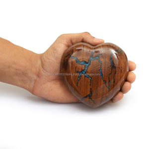 Vente en gros de mini urne souvenir en bois en forme de cœur personnalisée pour les cendres de chat ou de chien - Product Image 2