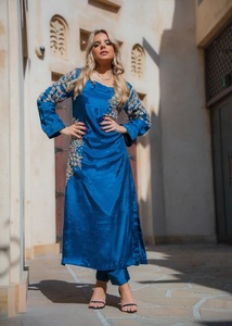 Kurti brodé pour femmes, vêtements ethniques élégants, kurti long en coton, kurti imprimé tendance, kurti décontracté, vente en gros OEM Fashions - Product Image 1