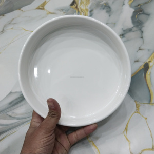 Grande assiette de service en céramique blanche avec rebord profond pour servir des currys, des salades de pâtes et du riz, finition brillante de qualité supérieure, vaisselle durable - Product Image 5
