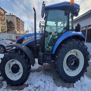 Potente tractor agrícola New Holland TD 110D, ideal para arar, transportar, cosechar y proyectos agrícolas generales. - Product Image 2