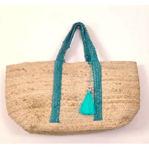 Sac fourre-tout bohème en paille avec pompon turquoise et poignées tressées pour la plage, sac à main léger pour femme - Product Image 1